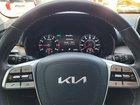 Used 2022 Kia Telluride SX w/ SX Prestige Package image 17