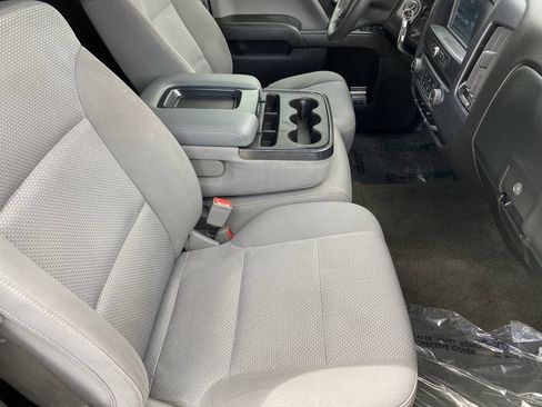 Used 2018 Chevrolet Silverado 1500 Custom w/ Custom Convenience Package RWD image 15