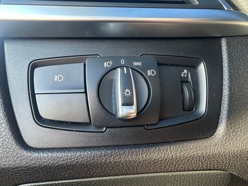 Used 2018 BMW 320i xDrive 320i xDrive image 25