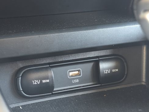 Certified 2025 Kia Soul LX w/ LX Technology Package FWD image 19