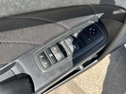Used 2020 Dodge Charger SXT RWD image 12