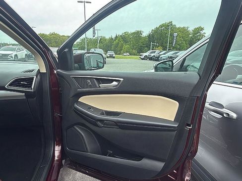 Used 2022 Ford Edge SEL w/ Convenience Package AWD/4WD image 5