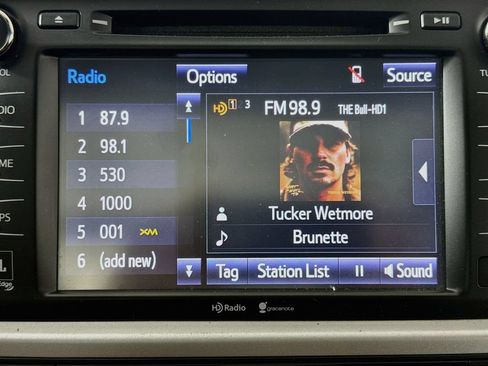 Used 2014 Toyota Highlander Limited Platinum FWD image 16