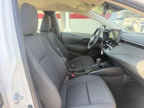 Used 2025 Toyota Corolla LE FWD image 27