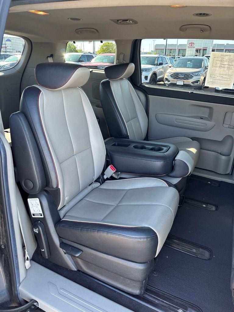 Used 2021 Kia Sedona EX FWD image 25