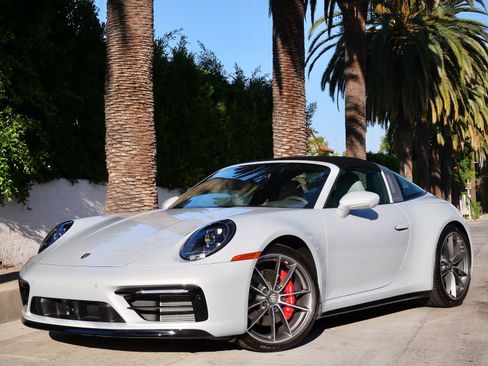 Used 2024 Porsche 911 Targa 4S AWD/4WD image 3
