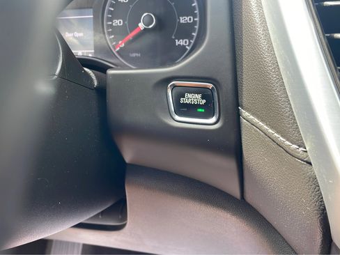 Used 2018 GMC Acadia SLE image 22