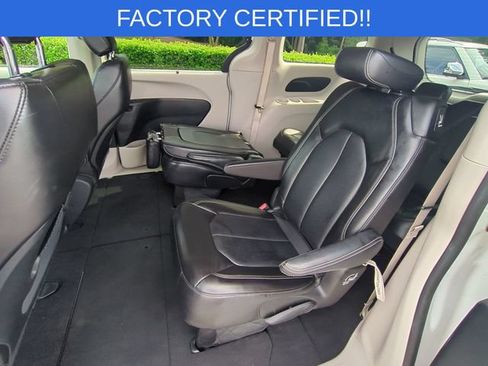 Certified 2023 Chrysler Pacifica Touring-L FWD image 28
