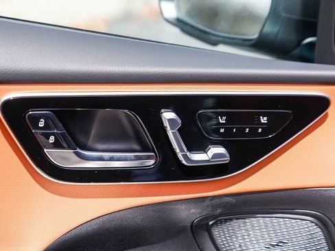 New 2025 Mercedes-Benz C 300 4MATIC Sedan image 22