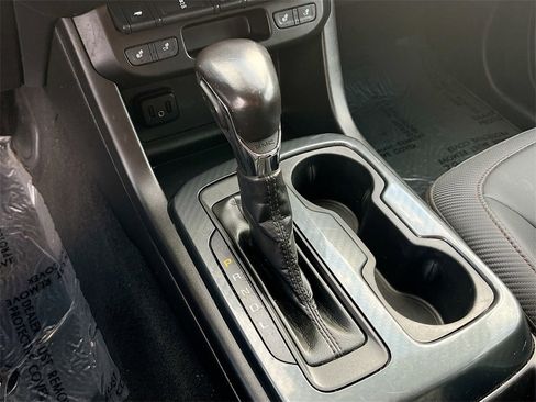 Used 2022 GMC Canyon AT4 image 16