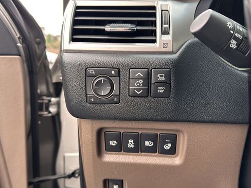 Used 2022 Lexus GX 460 Luxury w/ Sport Design Package image 22