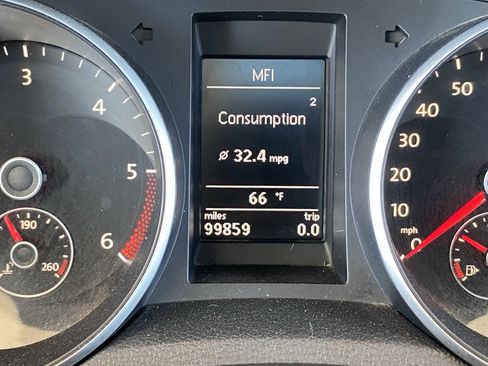 Used 2011 Volkswagen Jetta TDI FWD image 4