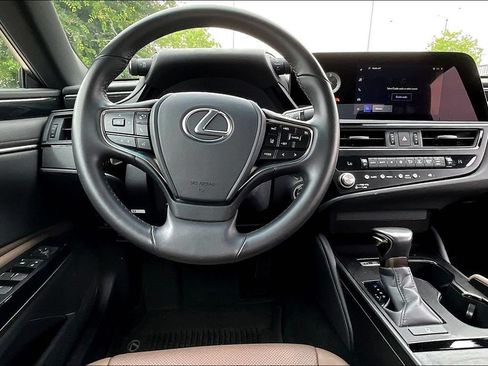 Used 2025 Lexus ES 350 FWD image 6