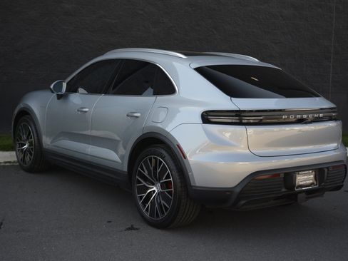 Certified 2025 Porsche Macan 4S Electric image 3