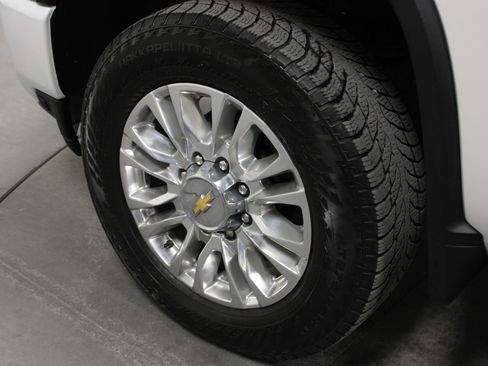 Used 2023 Chevrolet Silverado 2500 High Country w/ Safety Package II image 10