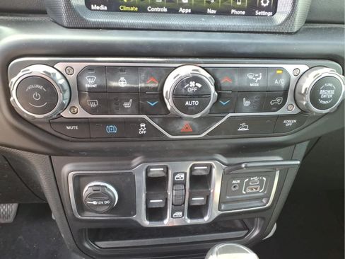 Used 2023 Jeep Wrangler Unlimited Sahara w/ Cold Weather Group AWD/4WD image 20