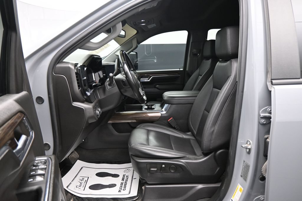 Used 2024 Chevrolet Silverado 3500 LT w/ Safety Package AWD/4WD image 9