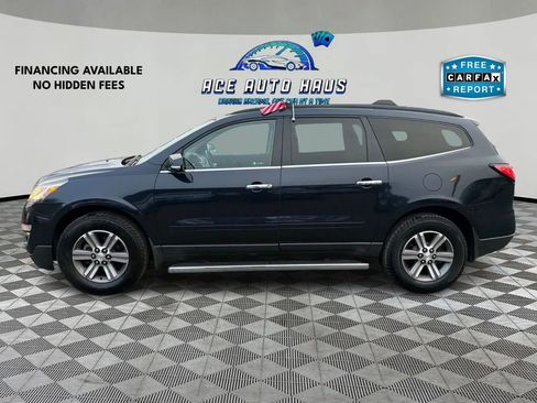 Used 2017 Chevrolet Traverse LT image 4