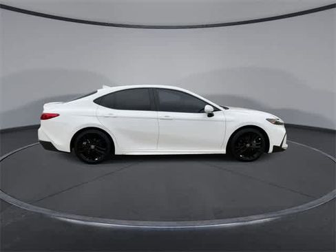 Certified 2025 Toyota Camry SE image 9