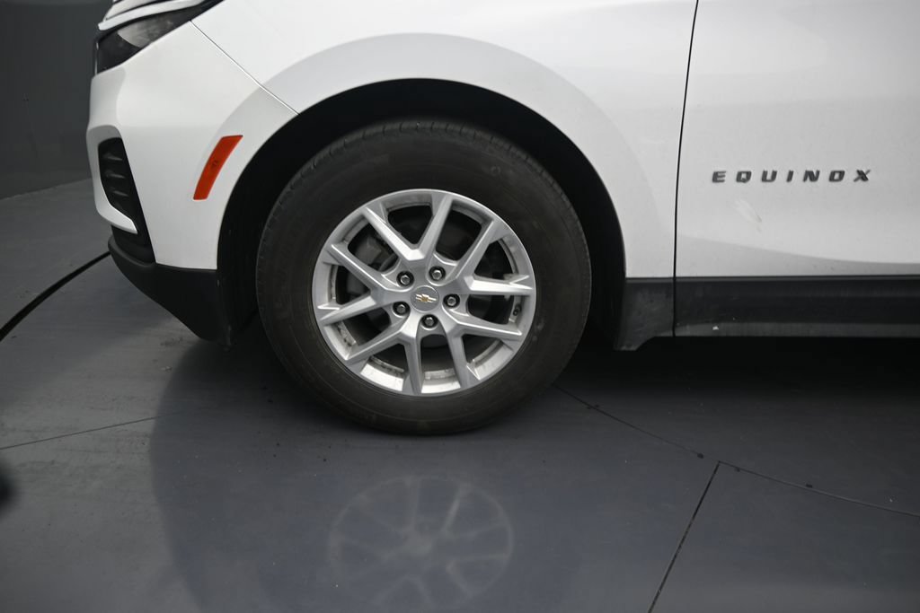 Used 2024 Chevrolet Equinox LS w/ Driver Confidence II Package FWD image 9