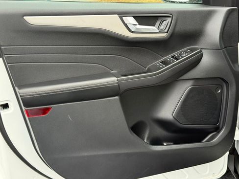 Certified 2022 Ford Escape SEL image 17