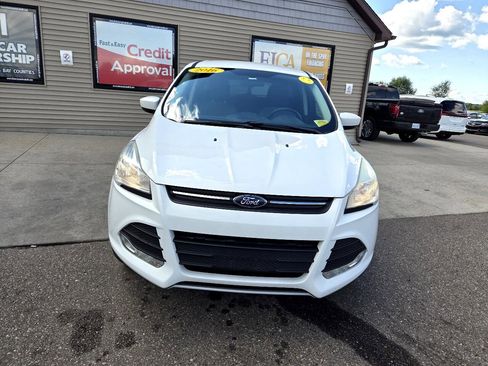 Used 2016 Ford Escape SE image 2