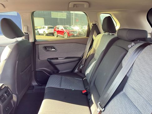 Certified 2023 Nissan Rogue SV image 32