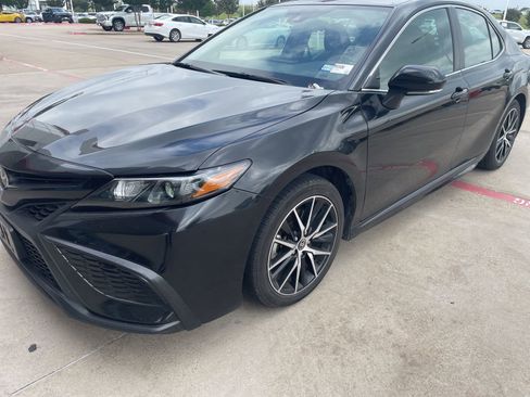 Used 2024 Toyota Camry SE w/ Cold Weather Package FWD image 1