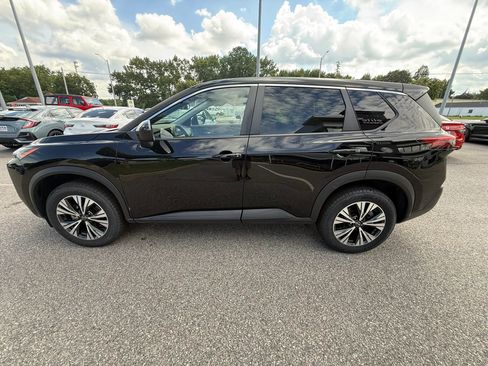 Used 2023 Nissan Rogue SV AWD/4WD image 4