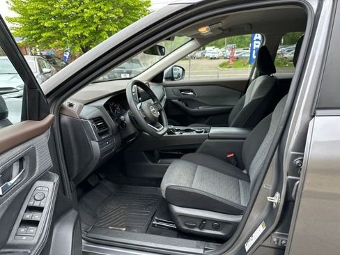 Used 2023 Nissan Rogue SV AWD/4WD image 17