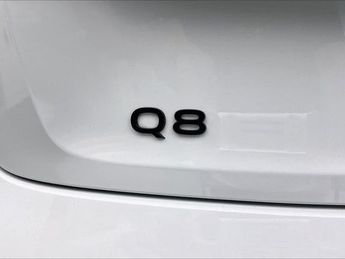 Used 2024 Audi Q8 e-tron Premium Plus w/ Premium Plus Package AWD/4WD image 31