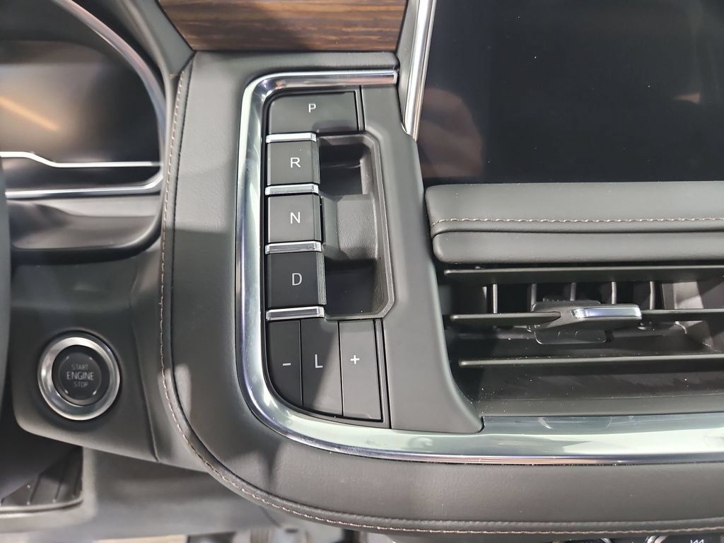 Used 2024 Chevrolet Tahoe High Country AWD/4WD image 25