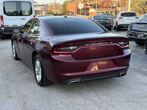 Used 2019 Dodge Charger SXT RWD image 5