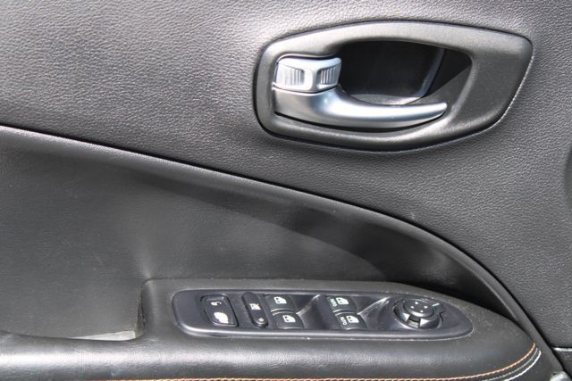 Used 2019 Jeep Compass Latitude w/ Popular Equipment Group FWD image 14