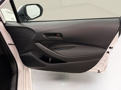 Used 2024 Toyota Corolla LE FWD image 33