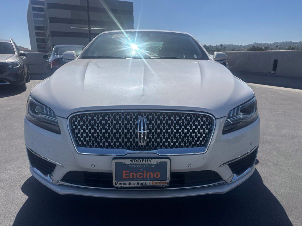 Used 2019 Lincoln MKZ Reserve FWD image 2