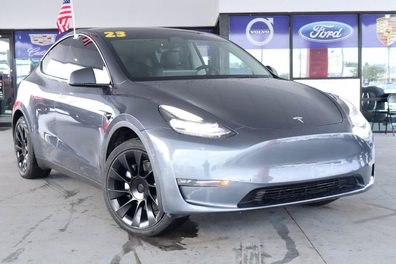 Used 2023 Tesla Model Y Long Range AWD/4WD image 2