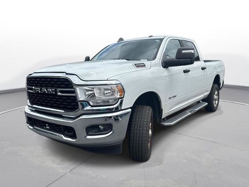 Used 2024 RAM 2500 Big Horn AWD/4WD image 2