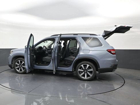Used 2024 Honda Pilot Touring image 29