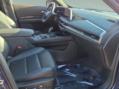Used 2024 Cadillac XT4 Sport w/ Cold Weather Package image 14