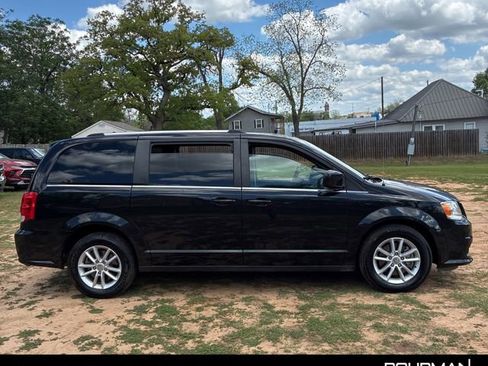Used 2019 Dodge Grand Caravan SXT image 6