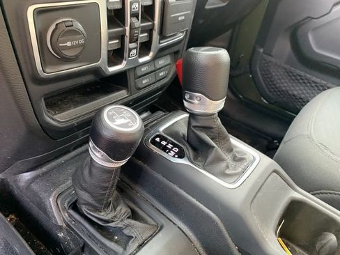 Used 2021 Jeep Gladiator Sport AWD/4WD image 8