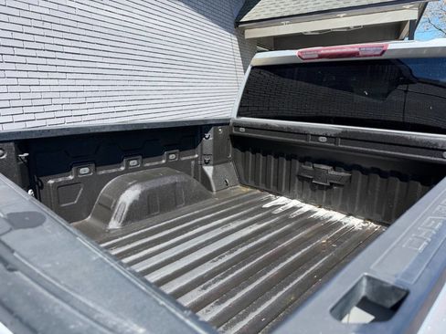 Used 2020 Chevrolet Silverado 1500 Custom w/ Custom Value Package image 8