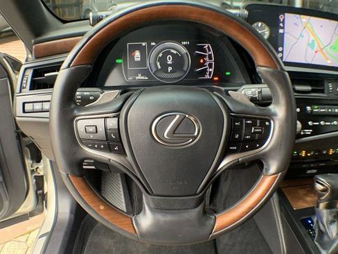 Certified 2022 Lexus ES 300h Ultra Luxury w/ Accessory Package 2 image 14