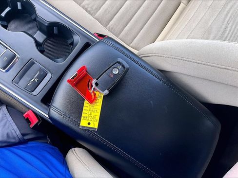 Used 2024 Ford Edge SE w/ Cargo Accessory Package AWD/4WD image 37