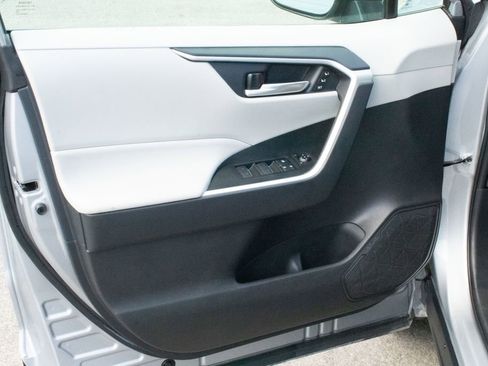 Used 2025 Toyota RAV4 XLE Premium image 13