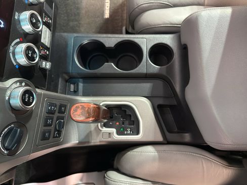 Used 2015 Toyota Sequoia Platinum image 19