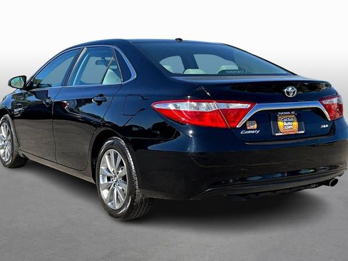 Used 2017 Toyota Camry LE image 11