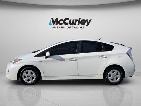 Used 2010 Toyota Prius Five image 2