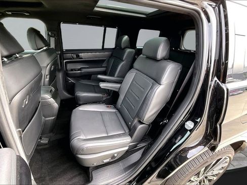 Used 2025 Hyundai Santa Fe Calligraphy AWD/4WD image 19